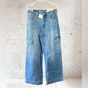 American Eagle Dreamy Drape Super High Rise Baggy Wide Leg Jean. Size 8. NWT